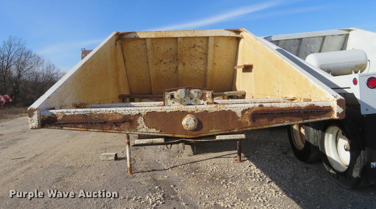 image for item DC0814 1994 Ranch bottom dump trailer