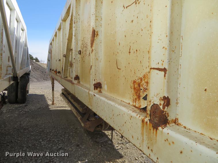 image for item DC0814 1994 Ranch bottom dump trailer