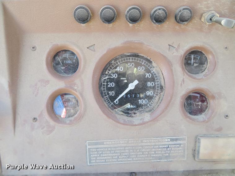 image for item DC0815 1977 Ford 800 flatbed truck