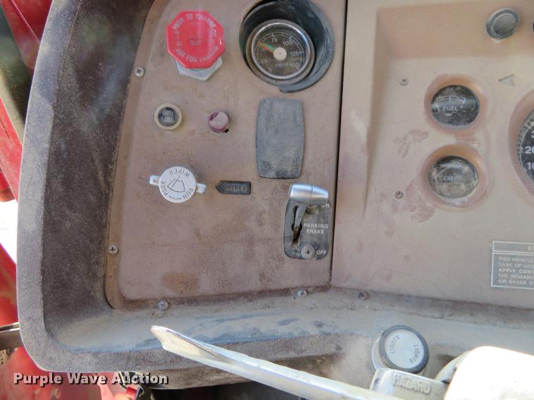 image for item DC0815 1977 Ford 800 flatbed truck