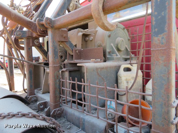 image for item DC0815 1977 Ford 800 flatbed truck