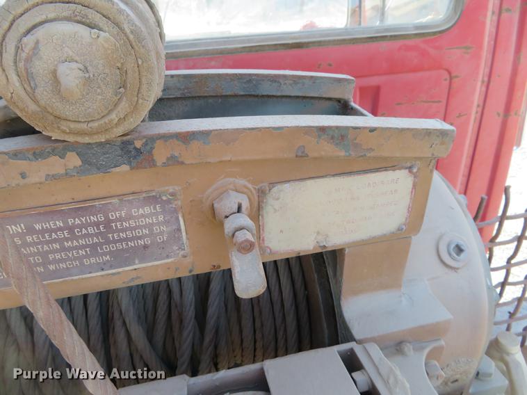 image for item DC0815 1977 Ford 800 flatbed truck