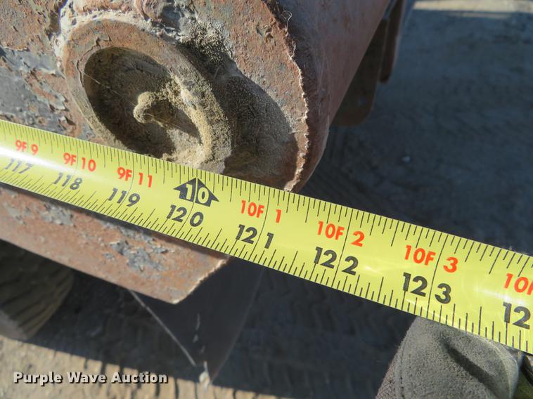 image for item DC0815 1977 Ford 800 flatbed truck