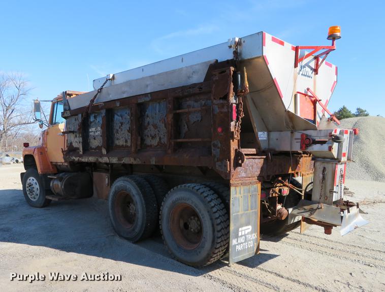 image for item DC0818 1989 Ford LNT8000 dump truck