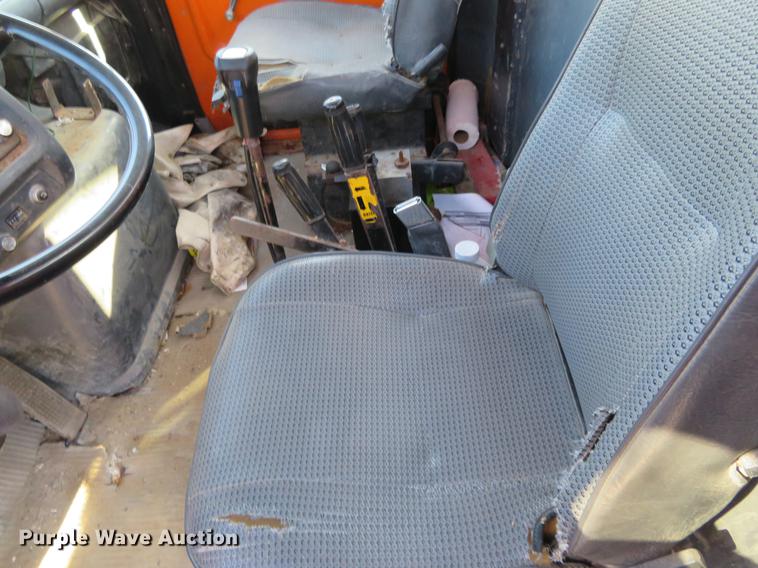 image for item DC0818 1989 Ford LNT8000 dump truck