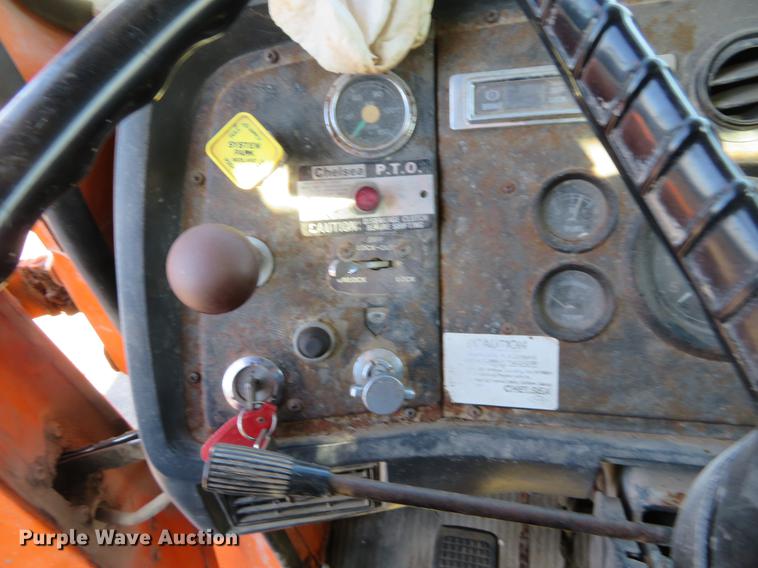 image for item DC0818 1989 Ford LNT8000 dump truck