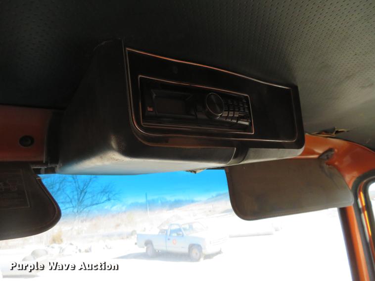 image for item DC0818 1989 Ford LNT8000 dump truck