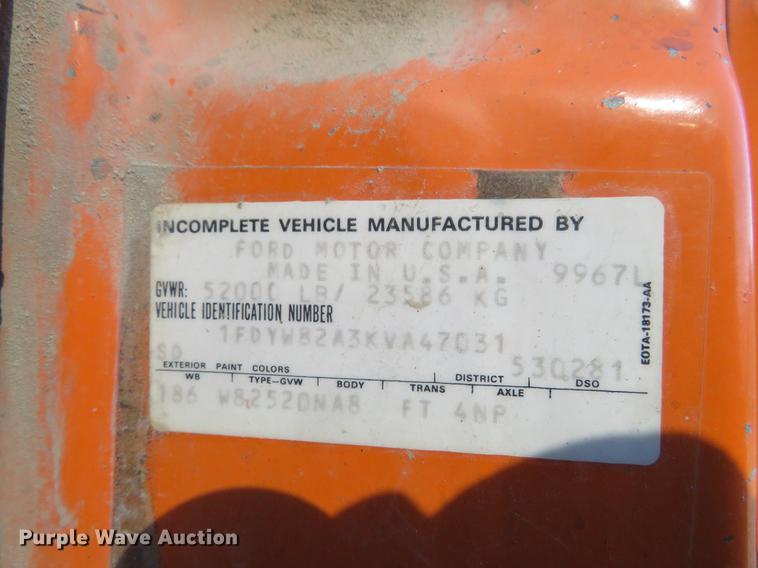 image for item DC0818 1989 Ford LNT8000 dump truck