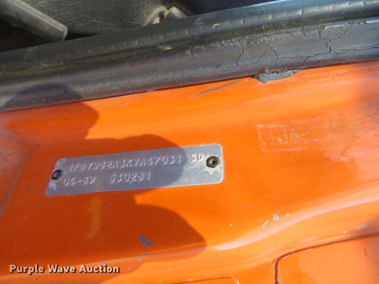 image for item DC0818 1989 Ford LNT8000 dump truck