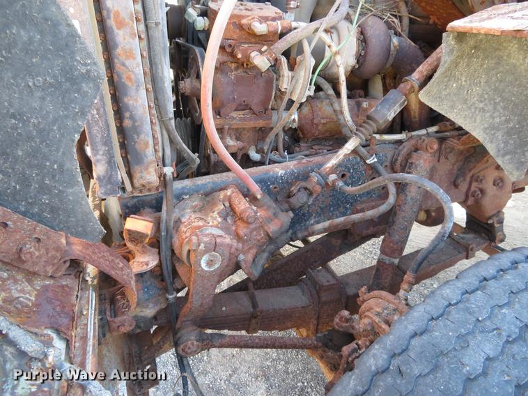 image for item DC0818 1989 Ford LNT8000 dump truck