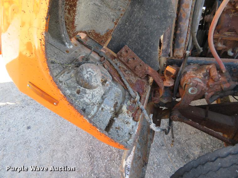 image for item DC0818 1989 Ford LNT8000 dump truck