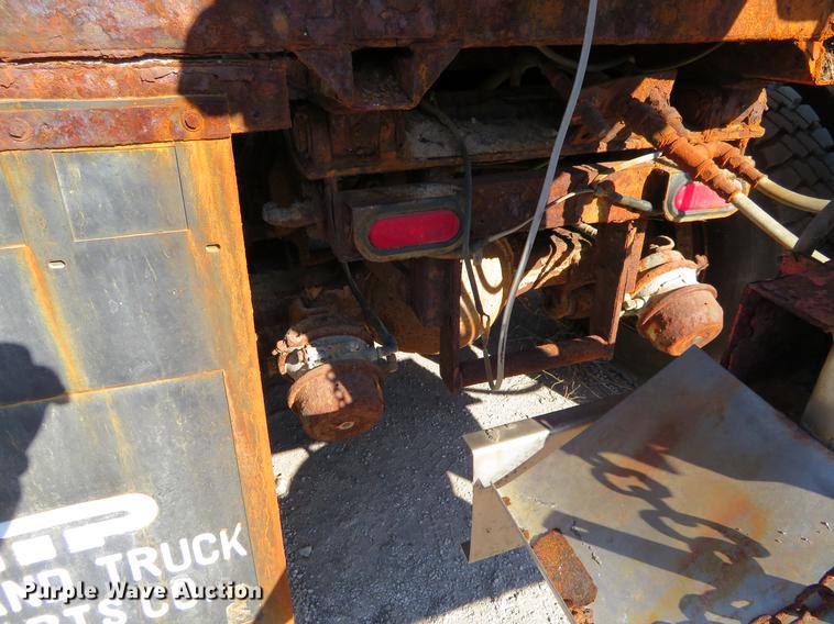 image for item DC0818 1989 Ford LNT8000 dump truck