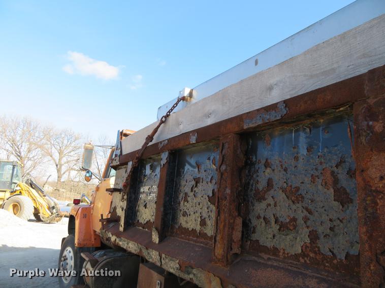 image for item DC0818 1989 Ford LNT8000 dump truck