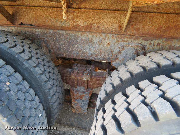 image for item DC0818 1989 Ford LNT8000 dump truck