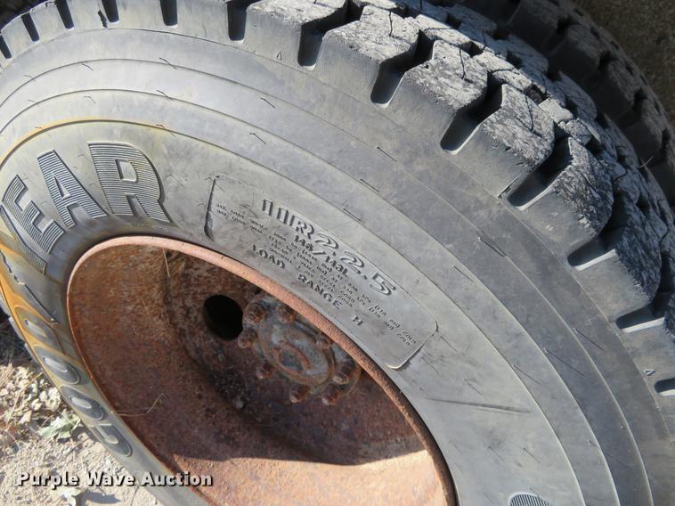 image for item DC0818 1989 Ford LNT8000 dump truck