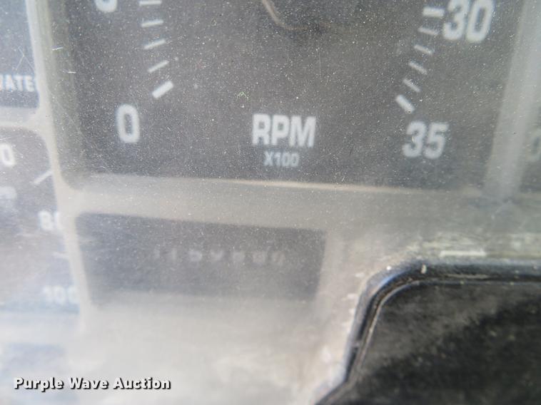 image for item DC0820 1993 International 4900 dump truck