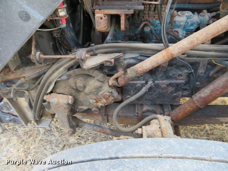 image for item DC0820 1993 International 4900 dump truck