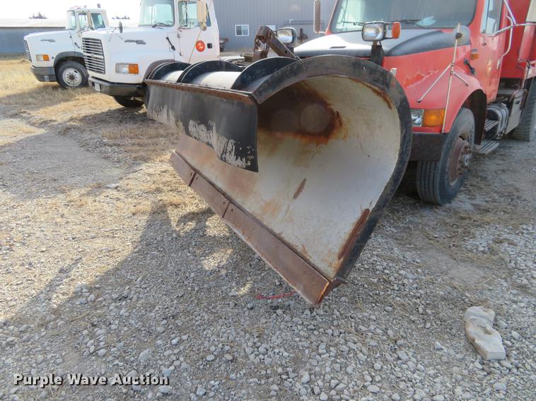 image for item DC0820 1993 International 4900 dump truck