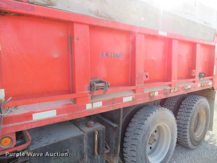 image for item DC0820 1993 International 4900 dump truck