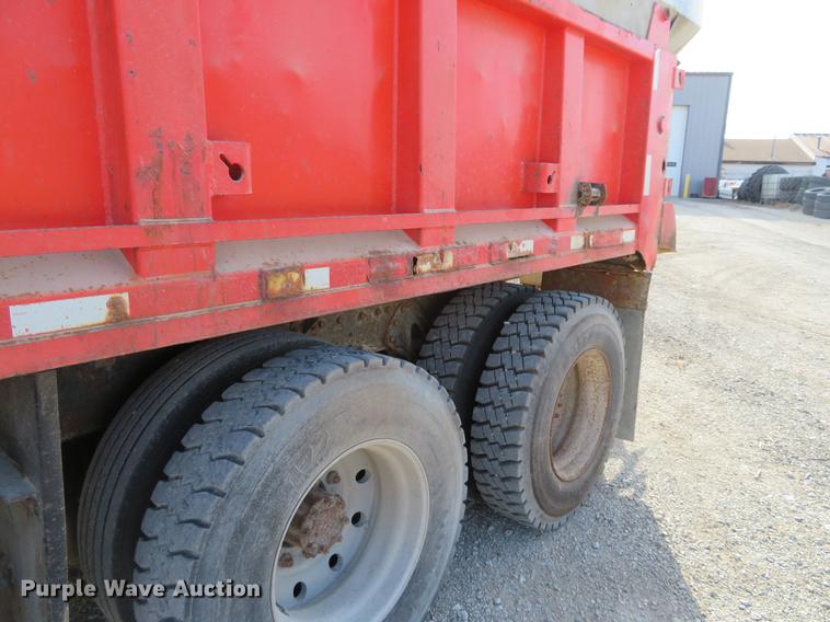 image for item DC0820 1993 International 4900 dump truck
