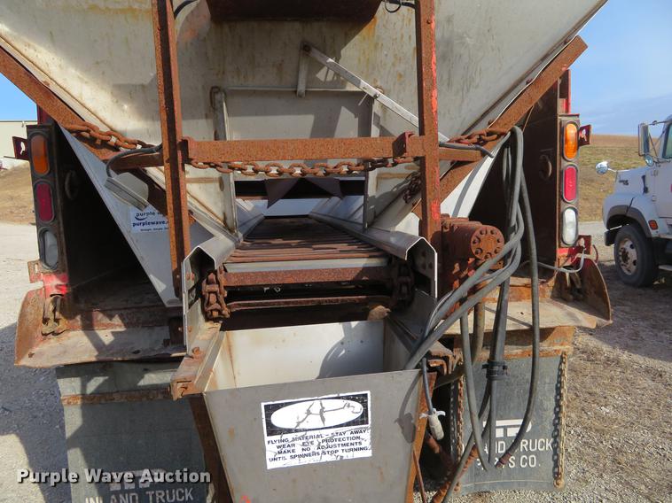 image for item DC0820 1993 International 4900 dump truck