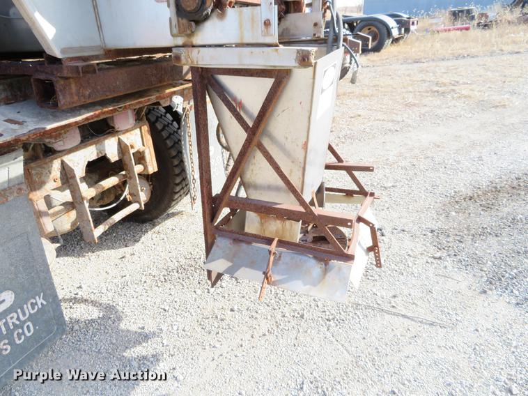 image for item DC0820 1993 International 4900 dump truck