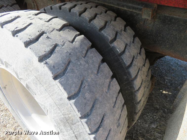 image for item DC0820 1993 International 4900 dump truck