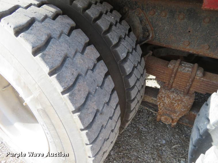 image for item DC0820 1993 International 4900 dump truck