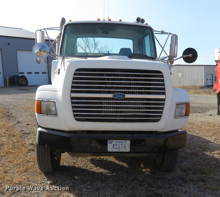 image for item DC0821 Ford Aeromax L9000 semi truck