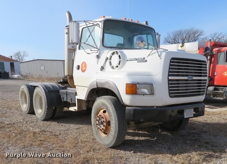 image for item DC0821 Ford Aeromax L9000 semi truck