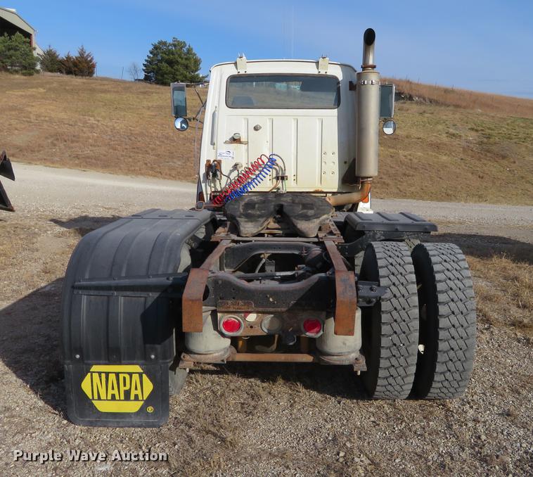 image for item DC0821 Ford Aeromax L9000 semi truck