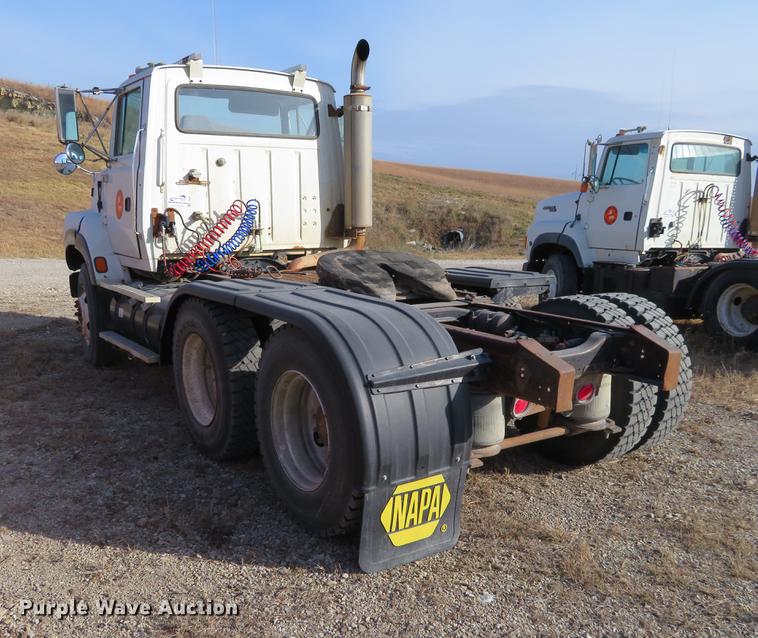 image for item DC0821 Ford Aeromax L9000 semi truck