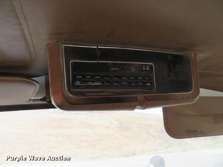 image for item DC0821 Ford Aeromax L9000 semi truck