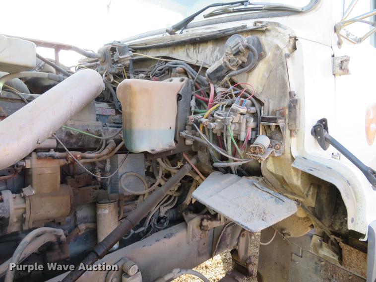 image for item DC0821 Ford Aeromax L9000 semi truck