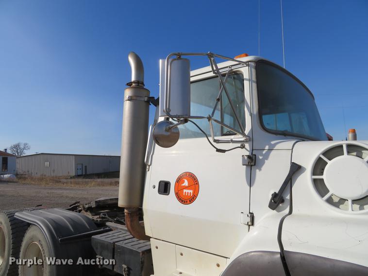 image for item DC0821 Ford Aeromax L9000 semi truck