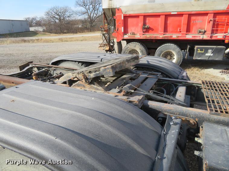 image for item DC0821 Ford Aeromax L9000 semi truck