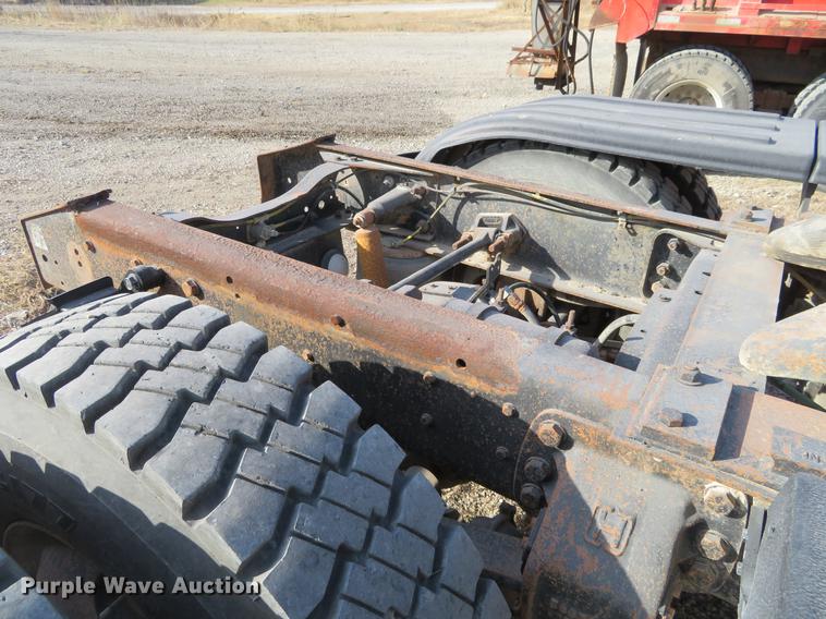 image for item DC0821 Ford Aeromax L9000 semi truck