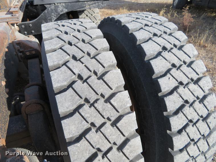 image for item DC0821 Ford Aeromax L9000 semi truck