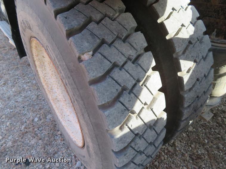 image for item DC0821 Ford Aeromax L9000 semi truck