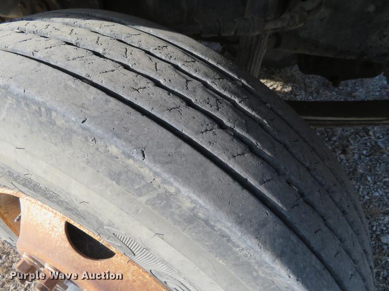 image for item DC0821 Ford Aeromax L9000 semi truck