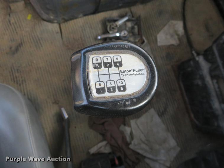 image for item DC0822 1994 Ford Aero Max L9000 semi truck