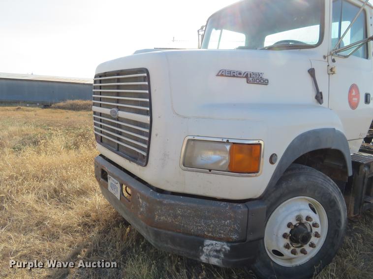 image for item DC0822 1994 Ford Aero Max L9000 semi truck