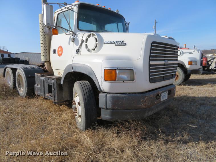 image for item DC0822 1994 Ford Aero Max L9000 semi truck