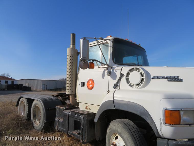 image for item DC0822 1994 Ford Aero Max L9000 semi truck