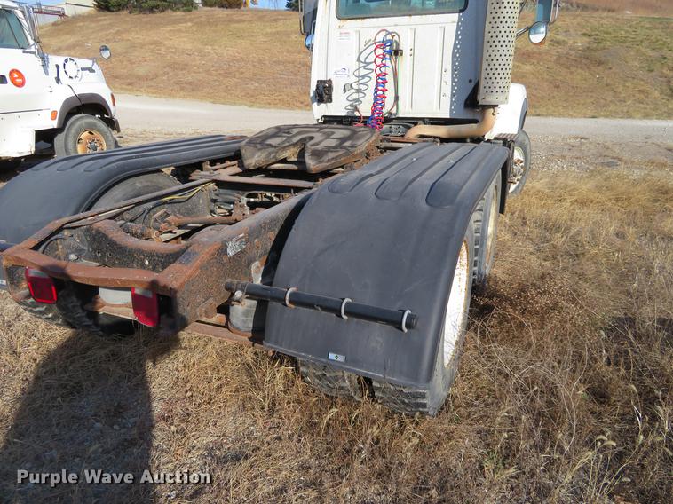 image for item DC0822 1994 Ford Aero Max L9000 semi truck