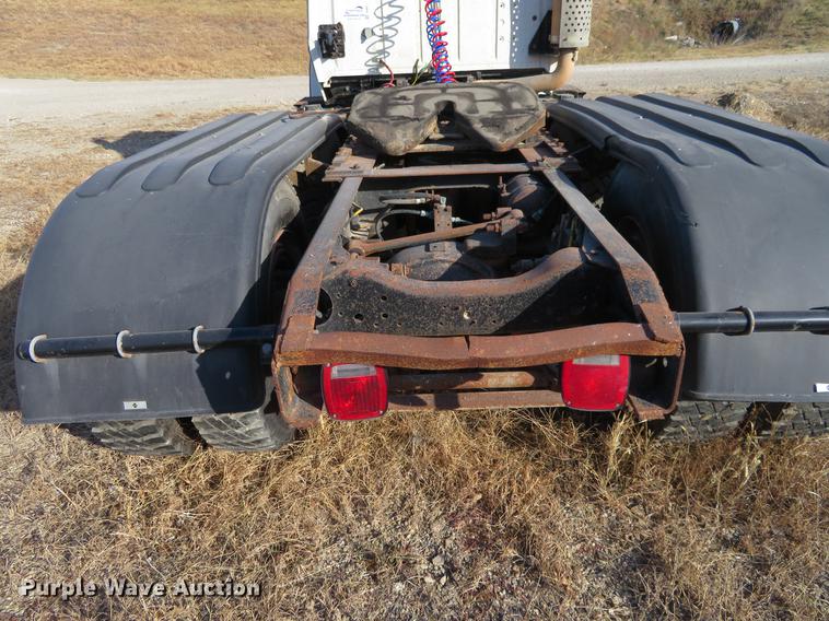 image for item DC0822 1994 Ford Aero Max L9000 semi truck