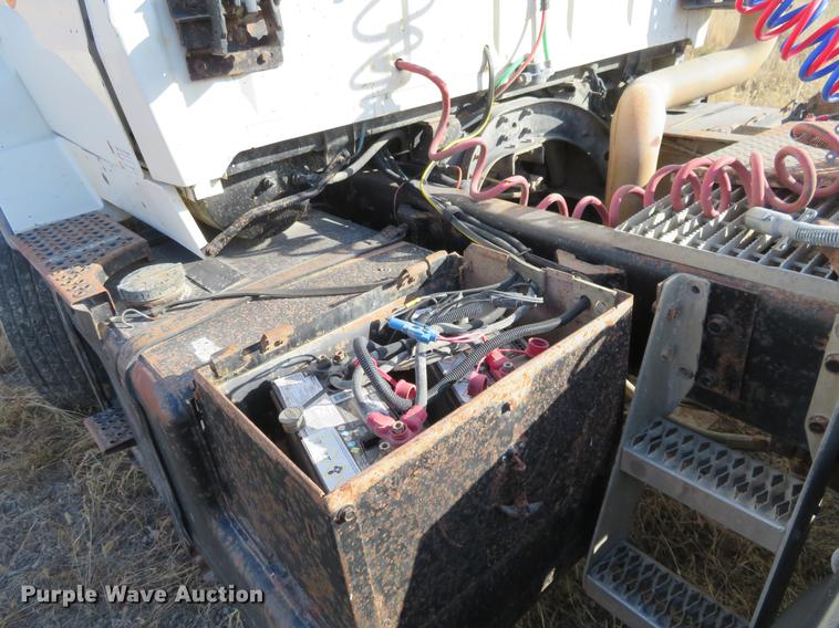 image for item DC0822 1994 Ford Aero Max L9000 semi truck