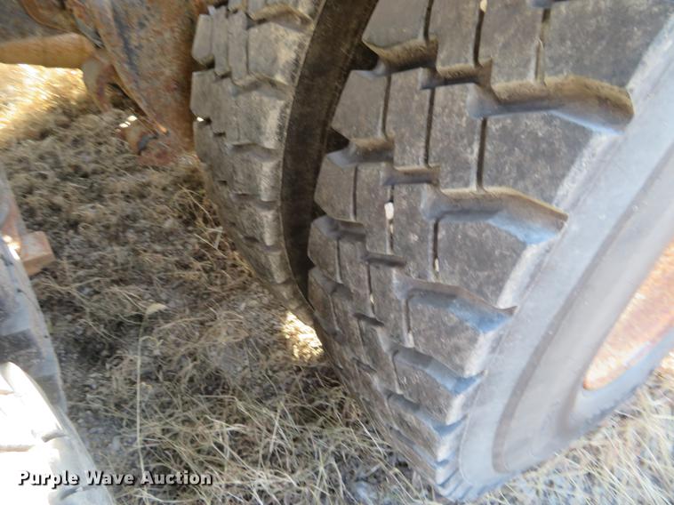 image for item DC0822 1994 Ford Aero Max L9000 semi truck