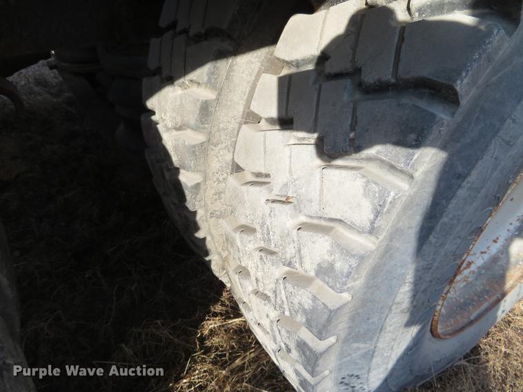 image for item DC0822 1994 Ford Aero Max L9000 semi truck