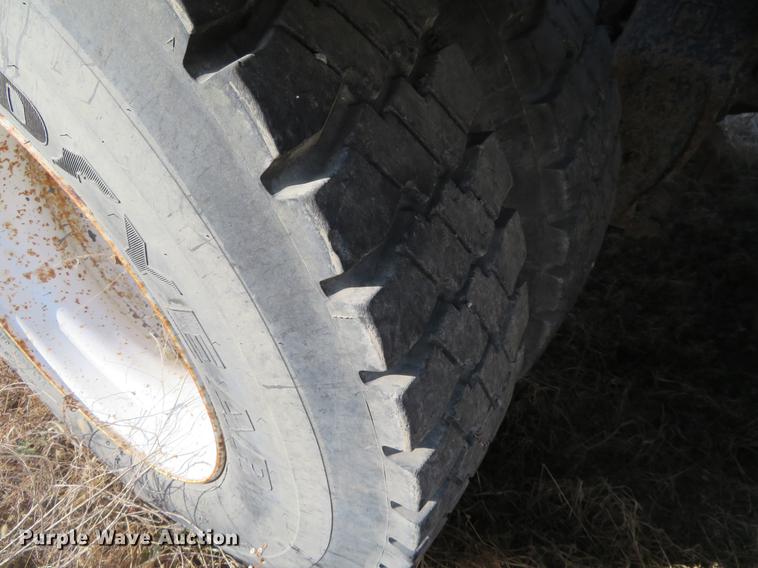 image for item DC0822 1994 Ford Aero Max L9000 semi truck